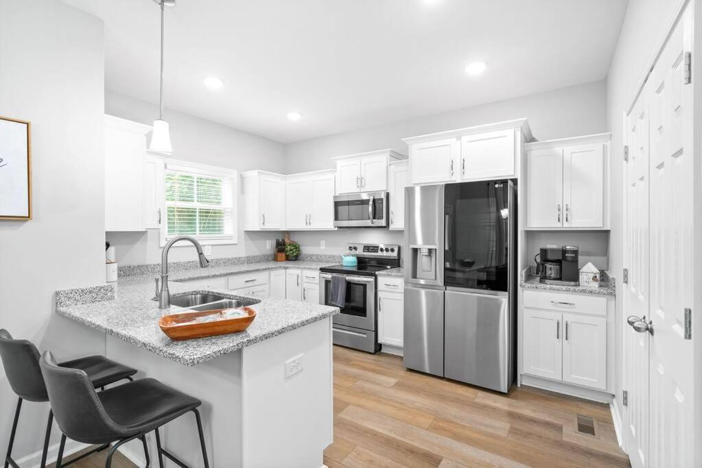 One-Of-A-Kind Smart, Cookie Themed Home For Up To 6 คลาร์กส์วิลล์ ภายนอก รูปภาพ